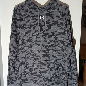 Under Armour Men’s Black & Gray Camo Hooded Pullover